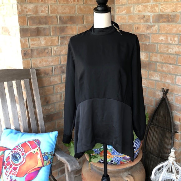 H&M Tops - NWT h&m dressy blouse.